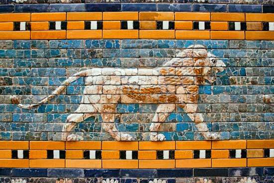 Portrait of a lion with 2 eagle's wings on the Ishtar gate of Babylon as we study 2nd angel's message in Revelation 14