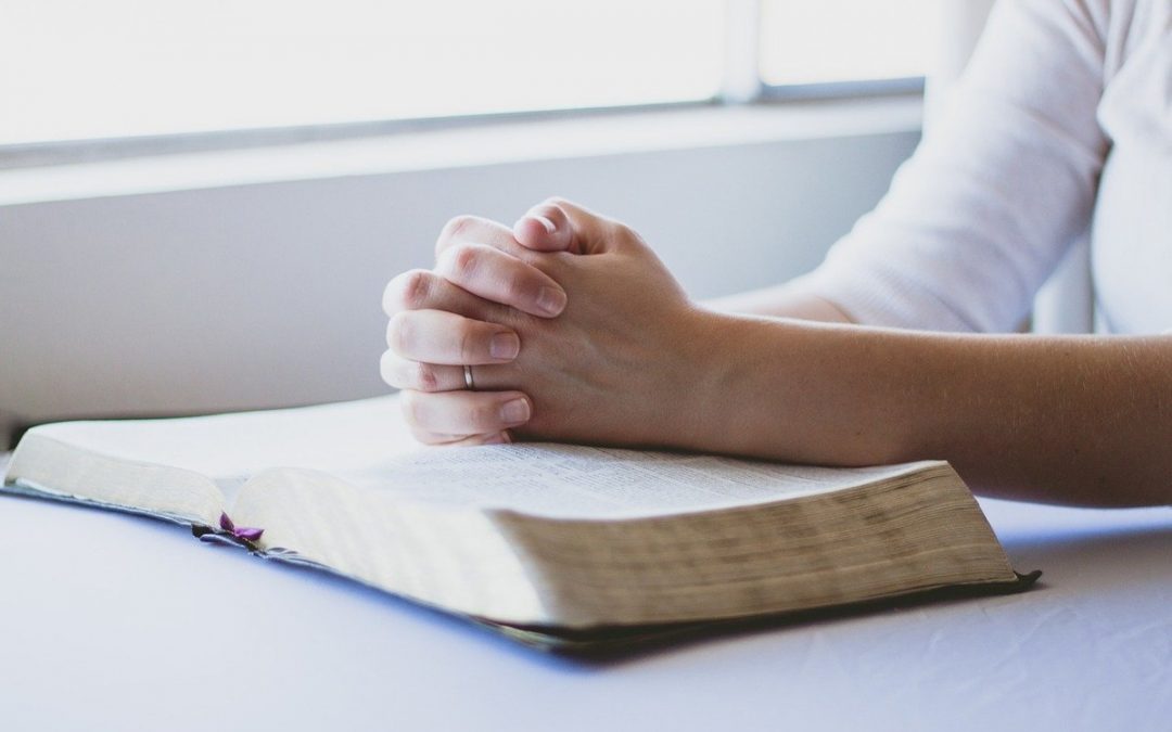 15 Examples of Prayer in the Bible